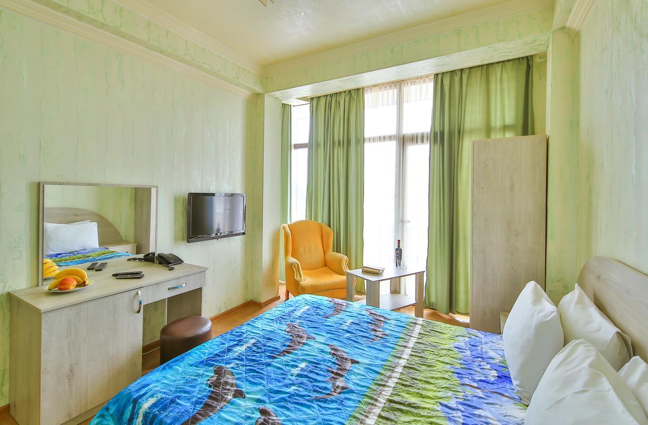 Royal Hotel Batumi Esterno foto